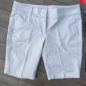 Anne Taylor "Boardwalk Shorts" size 4P